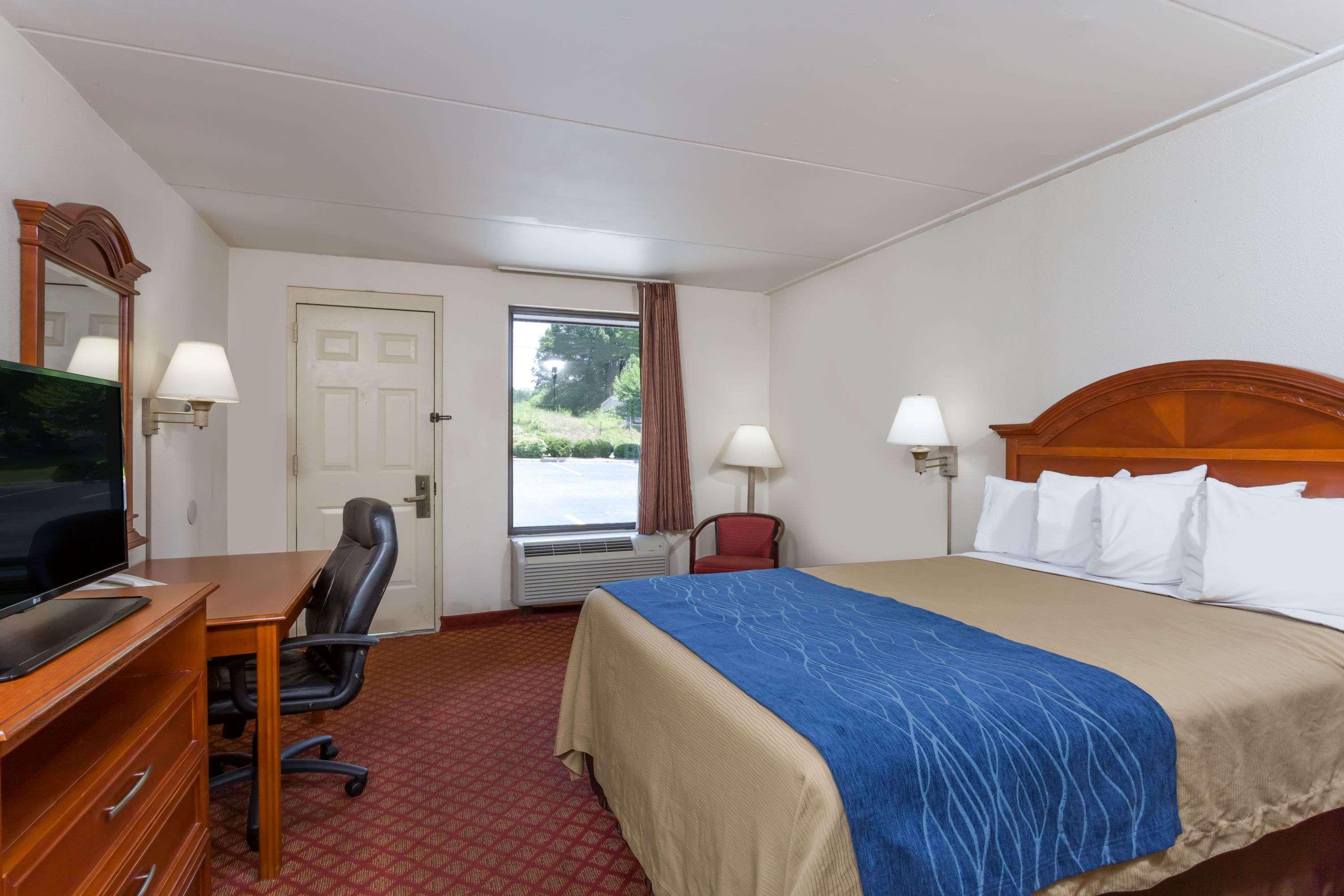 Days Inn By Wyndham Winston Salem North Exteriör bild